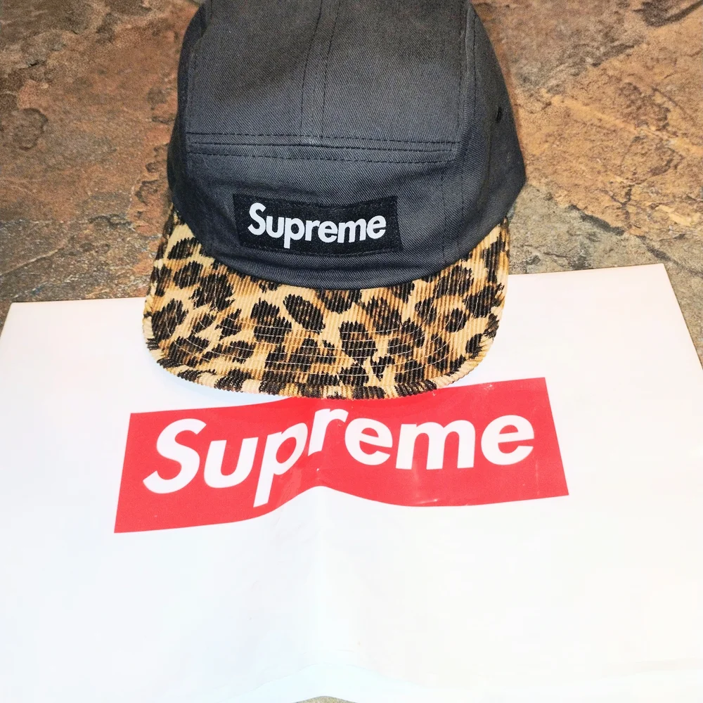 Supreme Men's Black Camp Cap with Leopard Brim - Picture 7 of 8